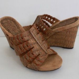 ANTIA WEDGE SANDALS